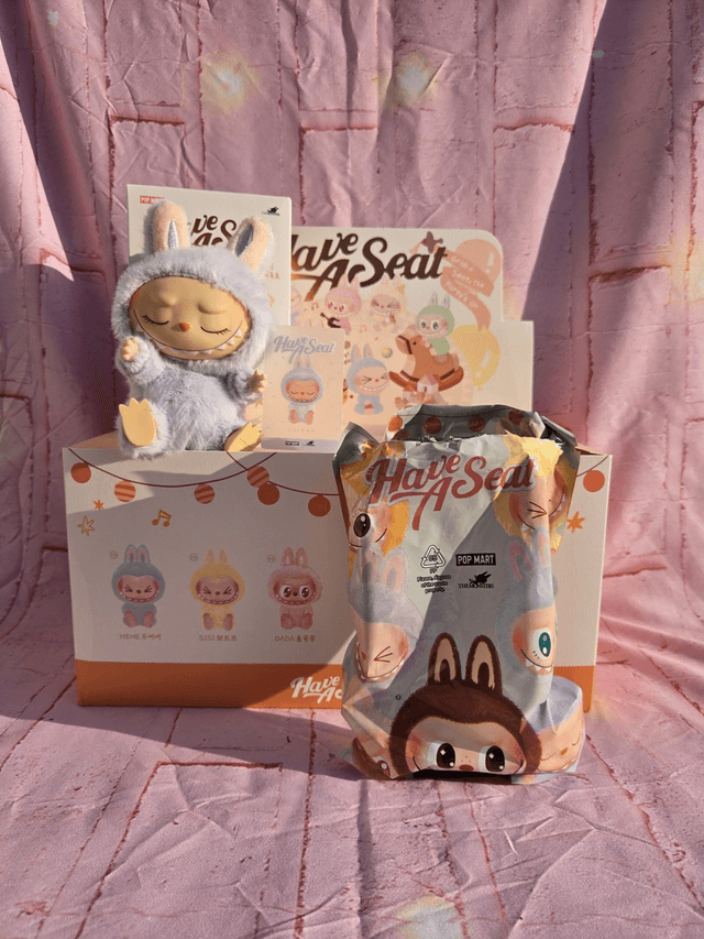 POP MART - Labubu Have a Seat Keychain