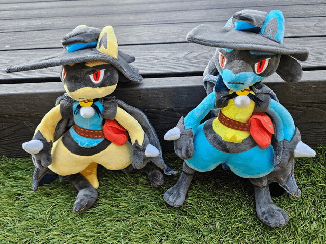 Lucario Plushie 25 cm