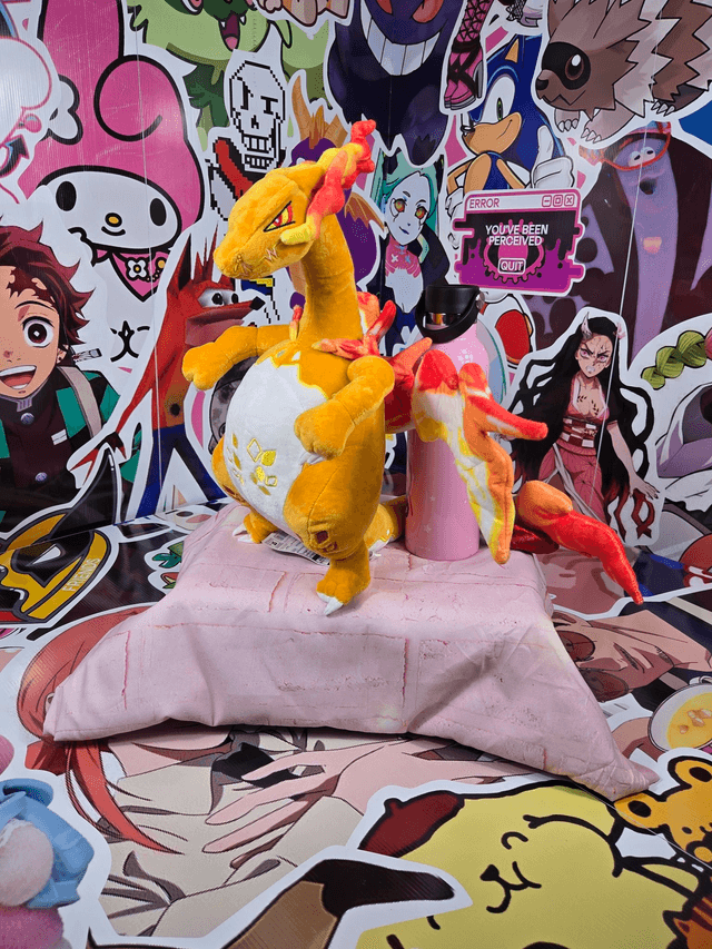 Pokemon Centre - Gigantamax Charizard Plushie 